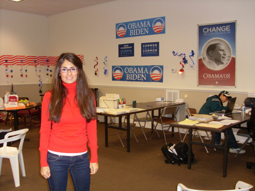 Işık öğrencisi Dilek Özbeşleroğlu ABD başkanlık seçimlerinde Demokrat Parti Ofisi'nde