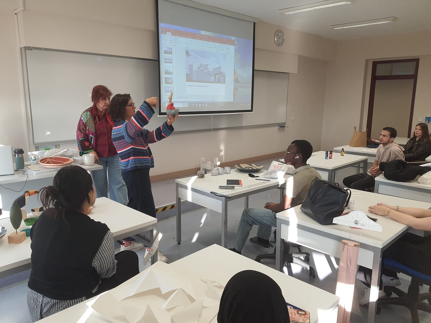 "Shape & Create: Paper Mache" Atölye Çalışması
