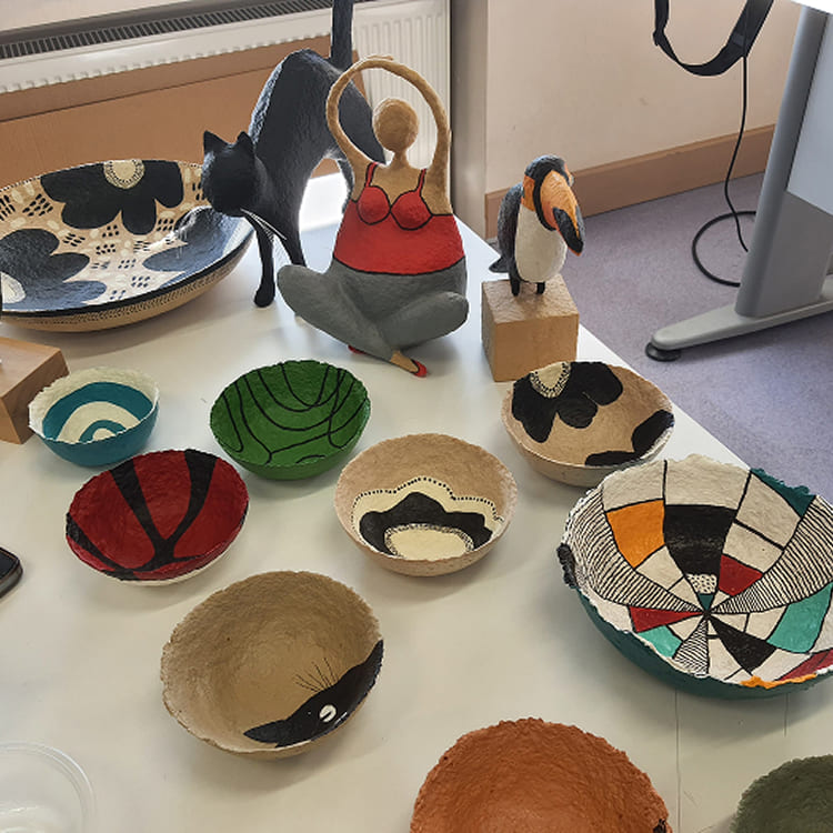 Işık Üniversitesi Sanat, Tasarım ve Mimarlık Fakültesi Mimarlık Bölümü dersi kapsamında Yüksek Mimar Nuray Lüküs katılımıyla düzenlenen Paper Mache atölye çalışması