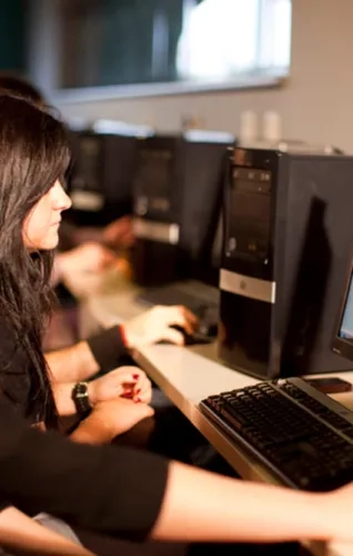 Işık Üniversitesi Kütüphanesi web sitesi üzerindeki elektronik kaynaklar, dergi, tez, Scopus bilimsel yayın tarama ve kurumsal bellek gelişmiş arama arayüzü