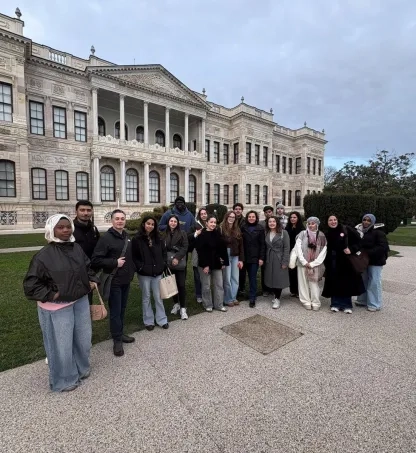 “Yalın Şeyler/ Merak Odaları” Sergisi Gezisi (ARCH 3301 & ARCH3302)