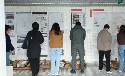 Işık Üniversitesi Sanat, Tasarım ve Mimarlık Fakültesi Mimarlık Bölümü Öğrenci Projeleri Sergisi'nden görünüm