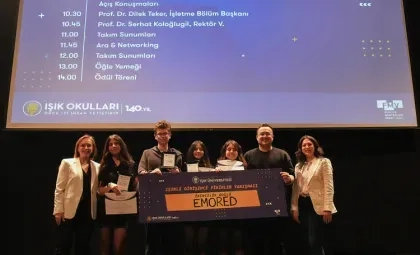 Second place award presentation ceremony for the EMORED project team at the 5th IŞIK Entrepreneurial Ideas Competition