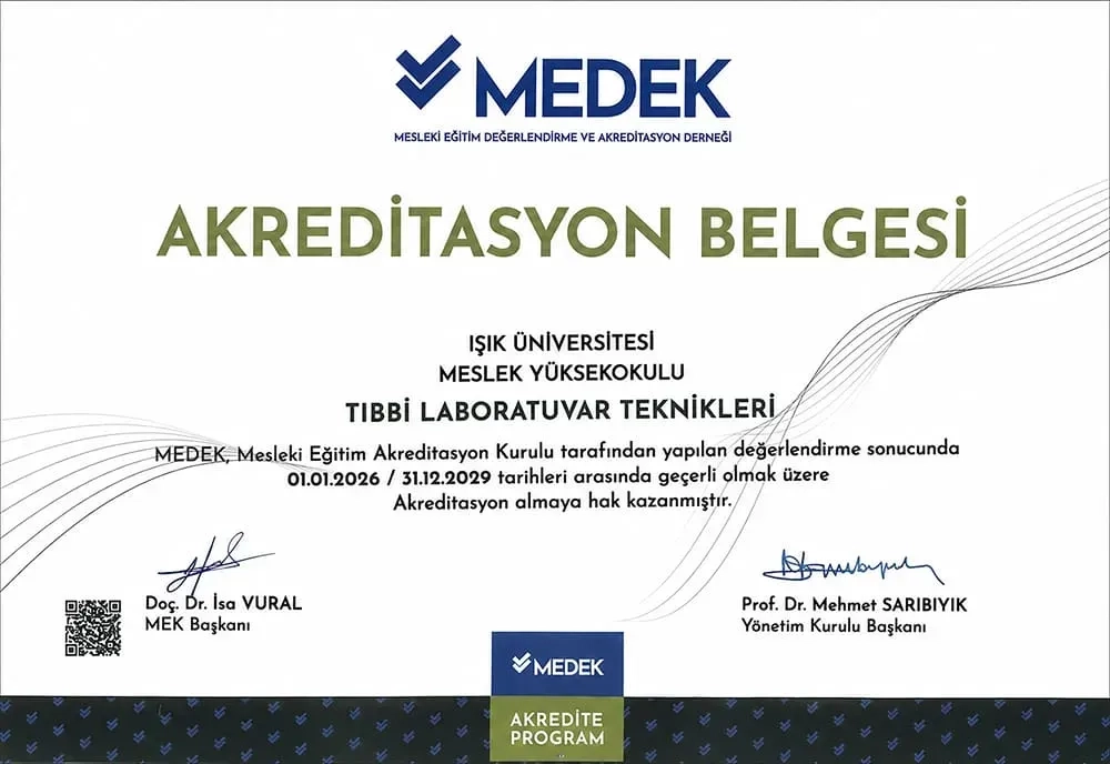 Tıbbi Laboratuvar Teknikleri Programı akreditasyon süreçleri, misyon, vizyon, ders programı ve öğrenci destek bilgileri.