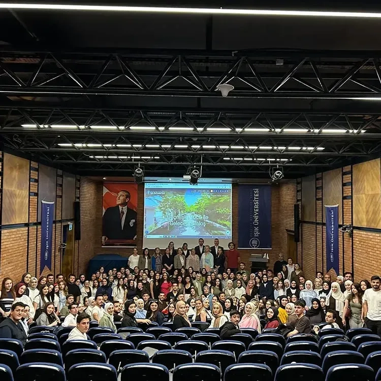 Işık Üniversitesi Maslak Kampüsü'nde düzenlenen Preanalitik Evre ve Flebotomi Eğitimi'nde akademisyen ve öğrencilerin katılımı Işık Üniversitesi Maslak Kampüsü'nde düzenlenen Preanalitik Evre ve Flebotomi Eğitimi'nde akademisyen ve öğrencilerin katılımı